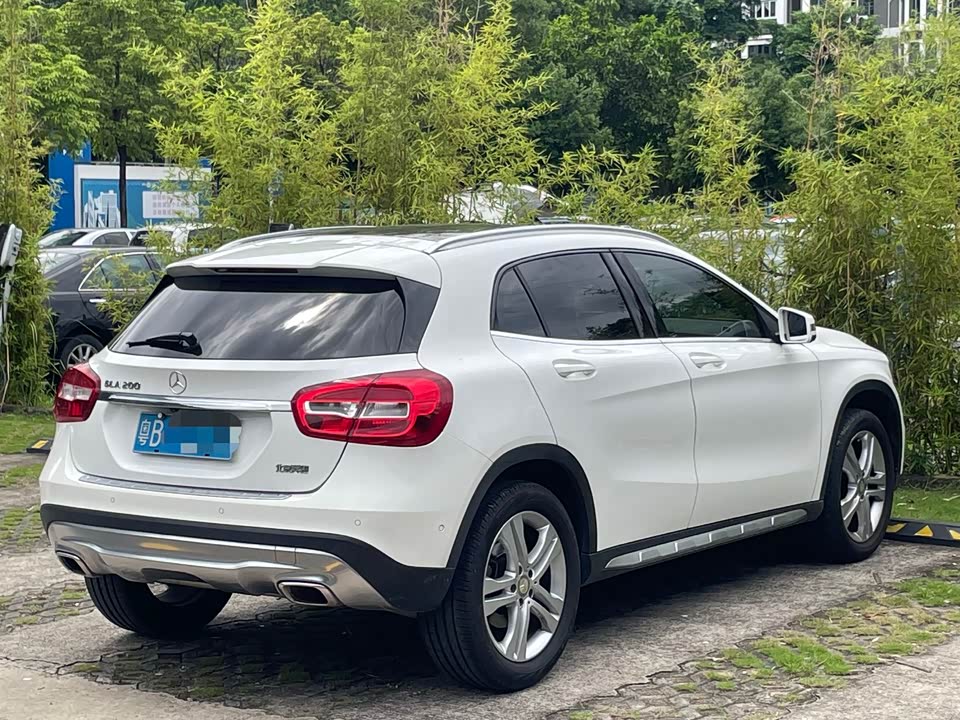Mercedes-Benz GLA