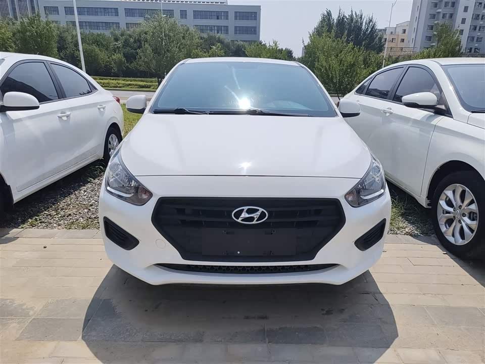 Hyundai Rena