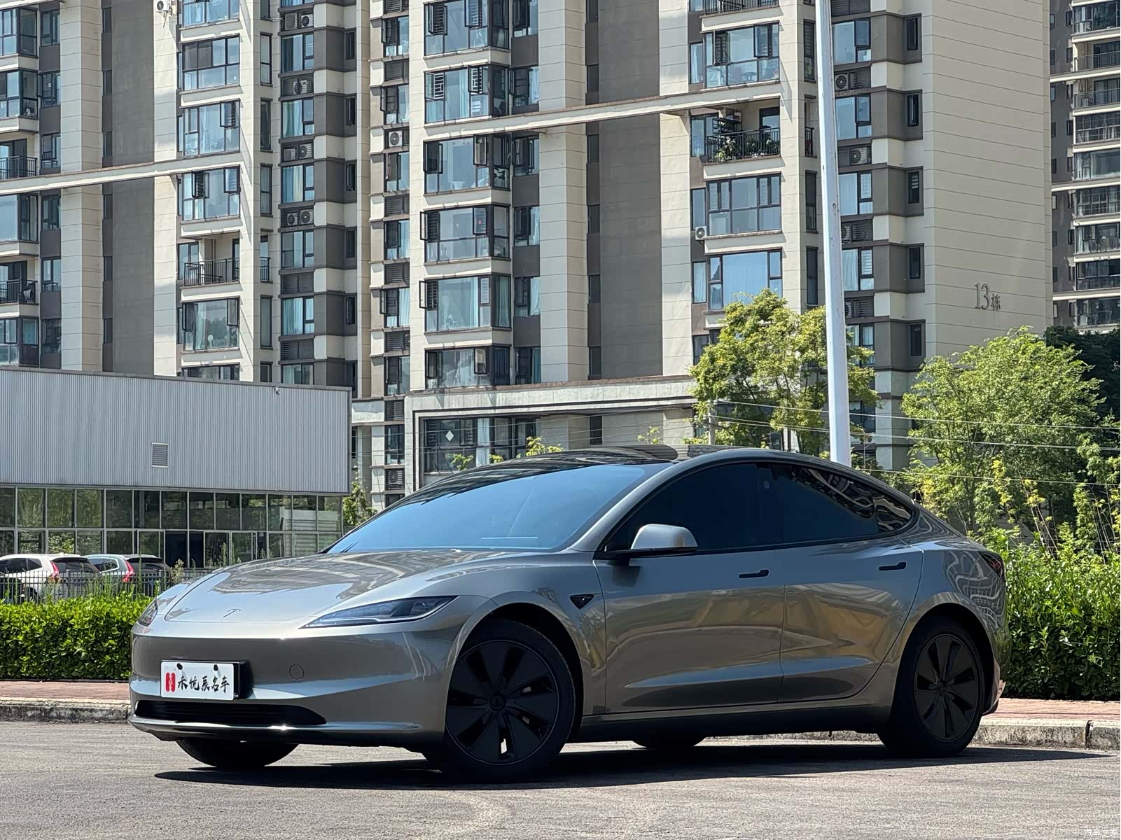 Tesla Model 3, 2025 1