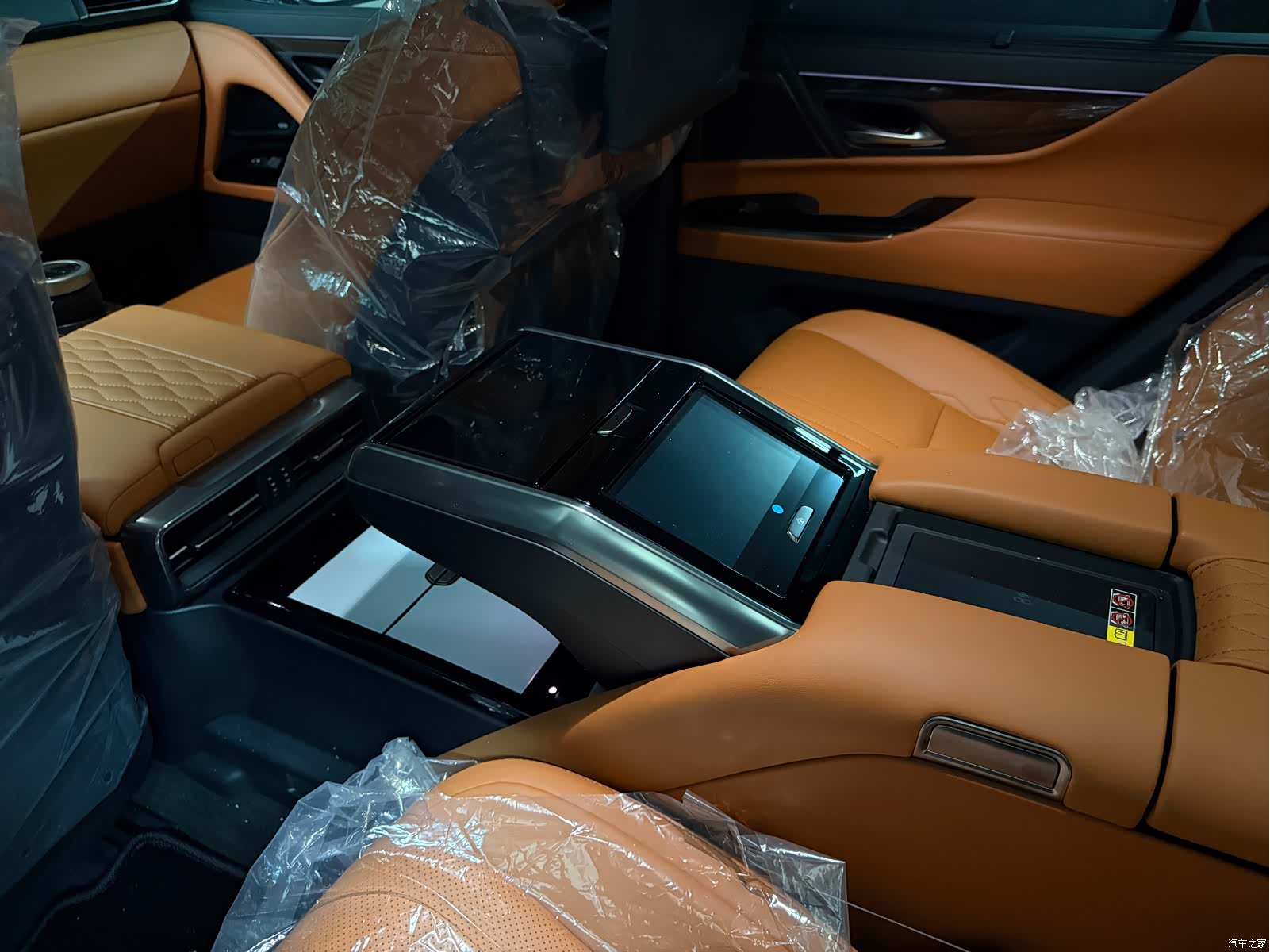 Lexus LX, 2025 8