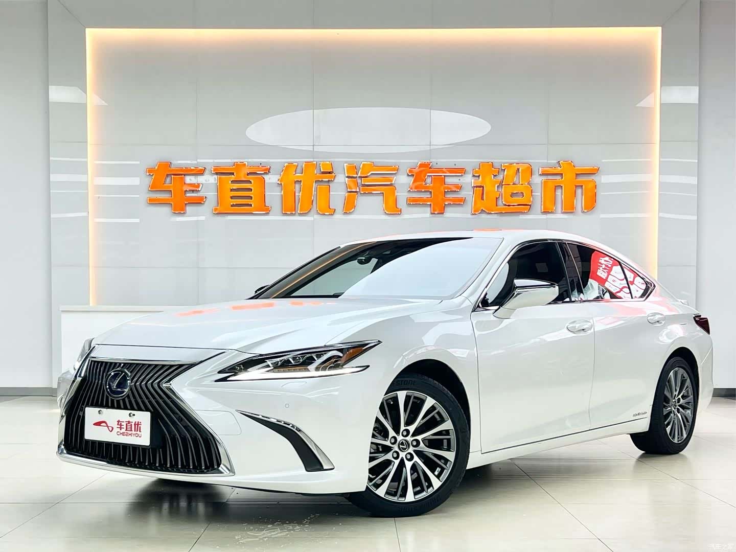 Lexus ES, 2021 1