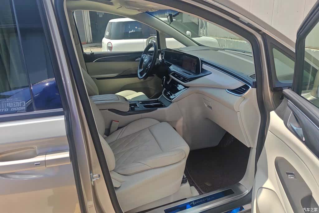 Buick GL8, 2023 8