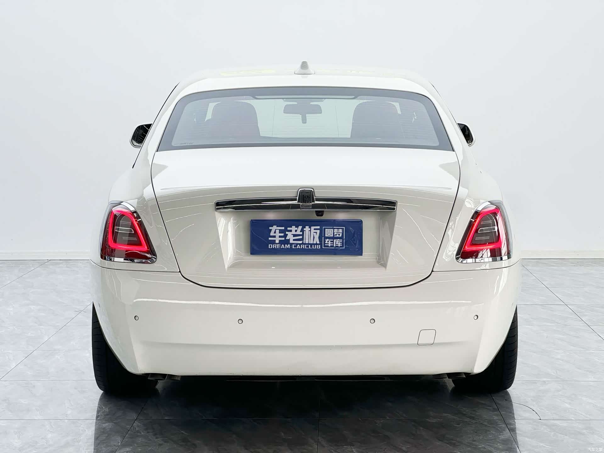 Rolls-Royce Ghost, 2021 все фото
