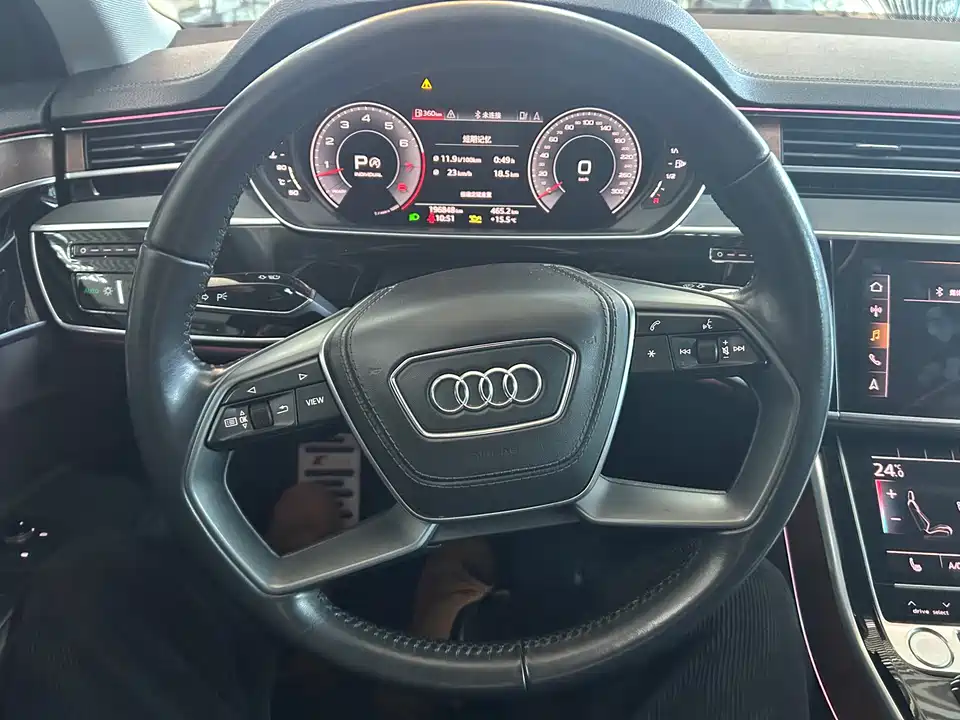 Audi A8