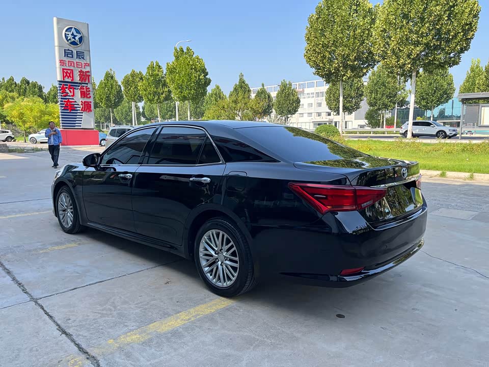 Toyota crown