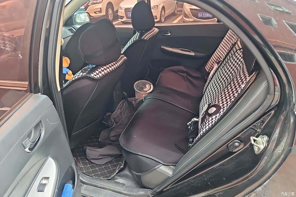 BYD L3, 2015 11