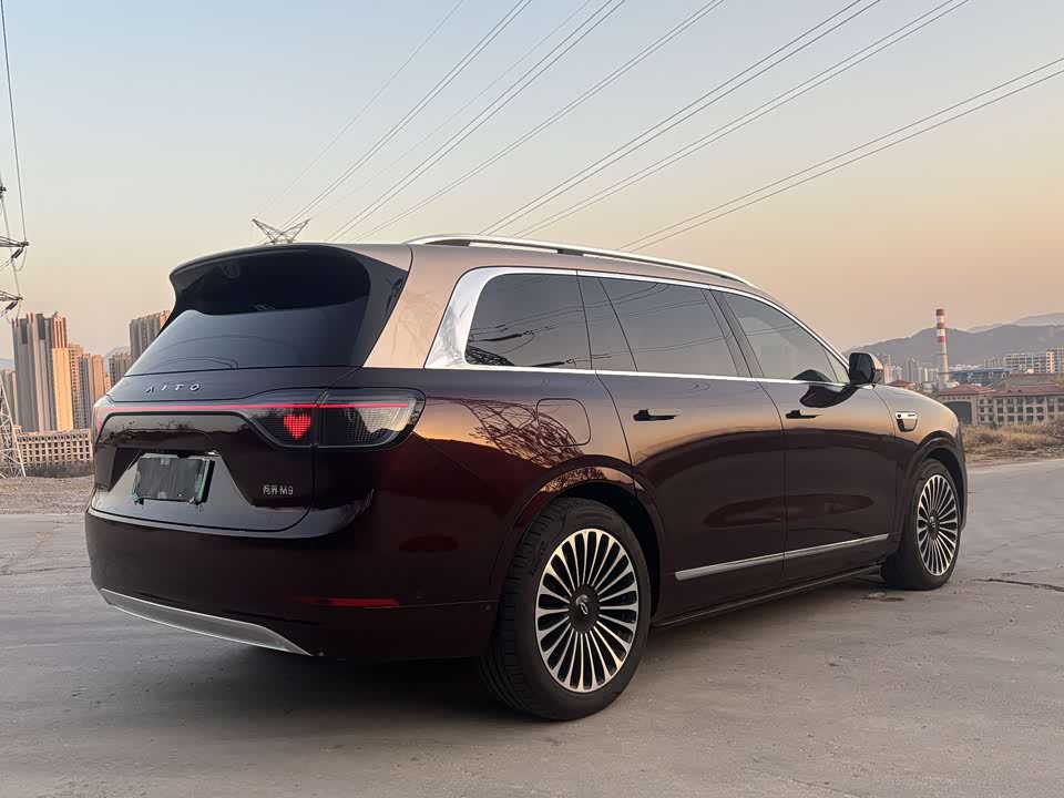 AITO Ask the world M9