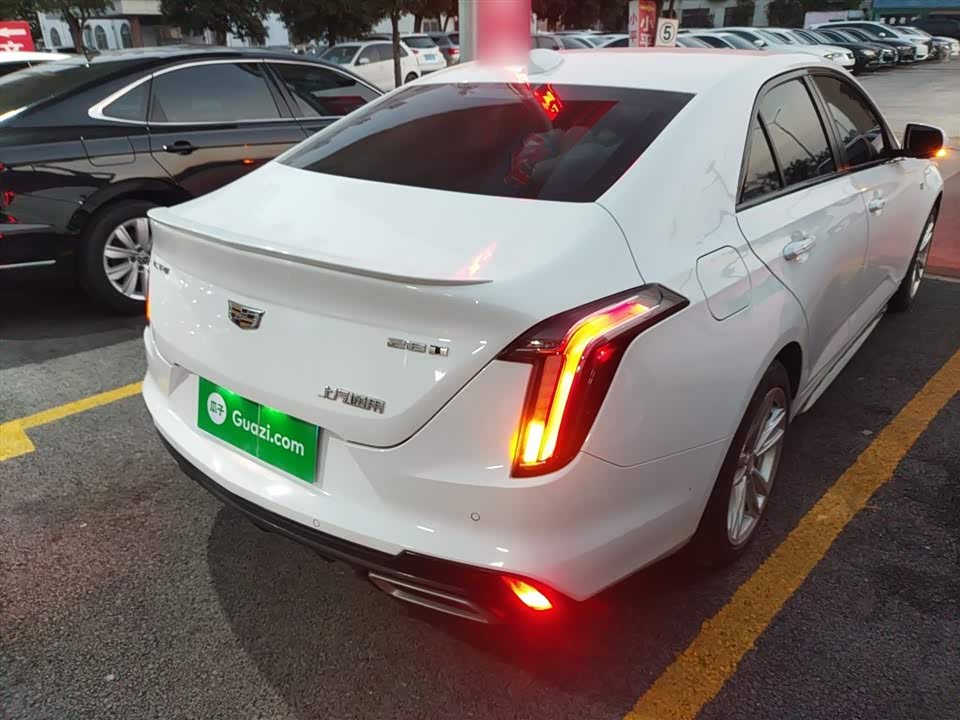 Cadillac CT4