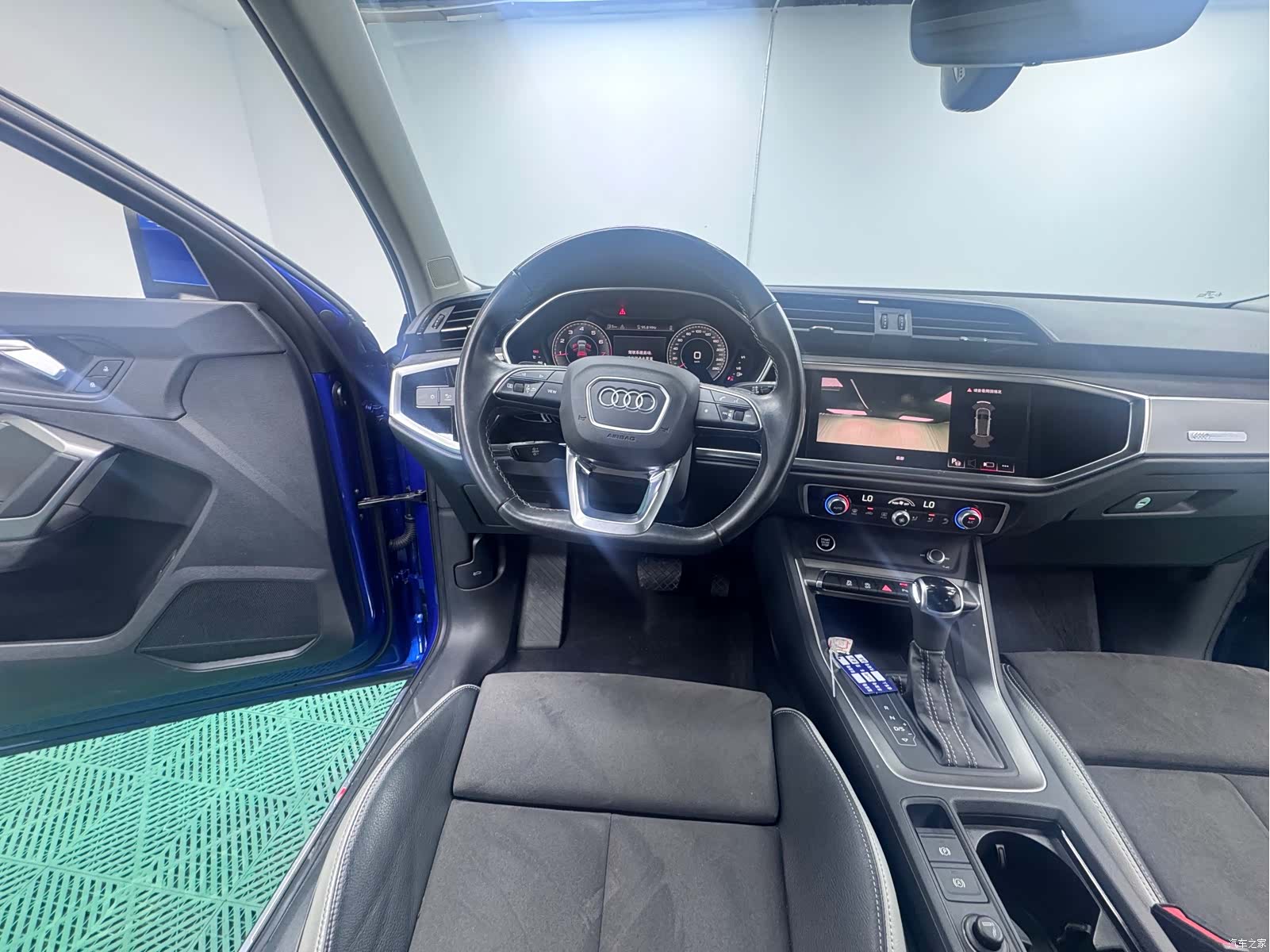 Audi Q3, 2022 9