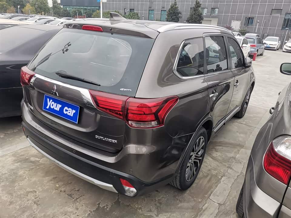 Mitsubishi Outlander