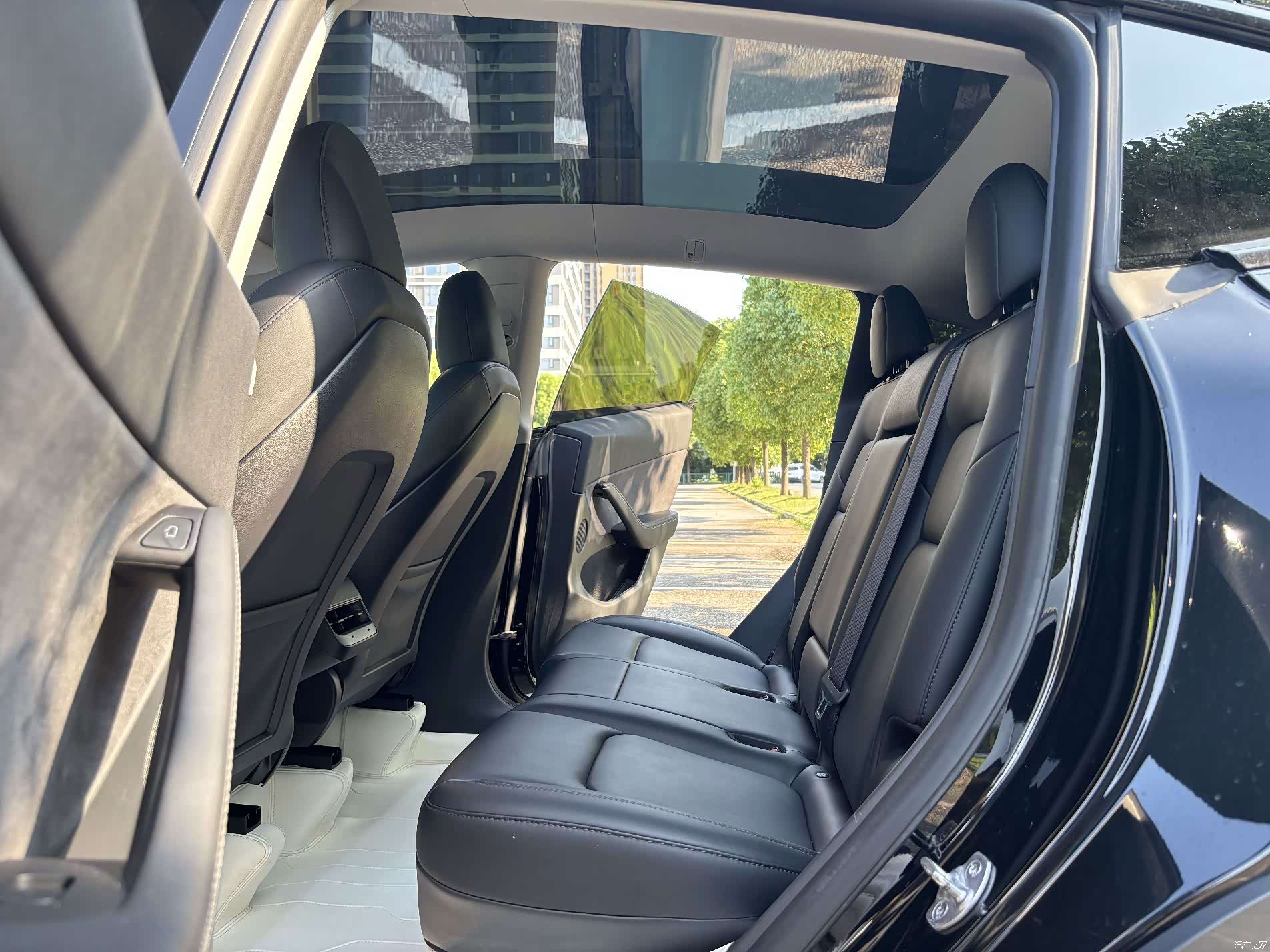 Tesla Model Y, 2023 7