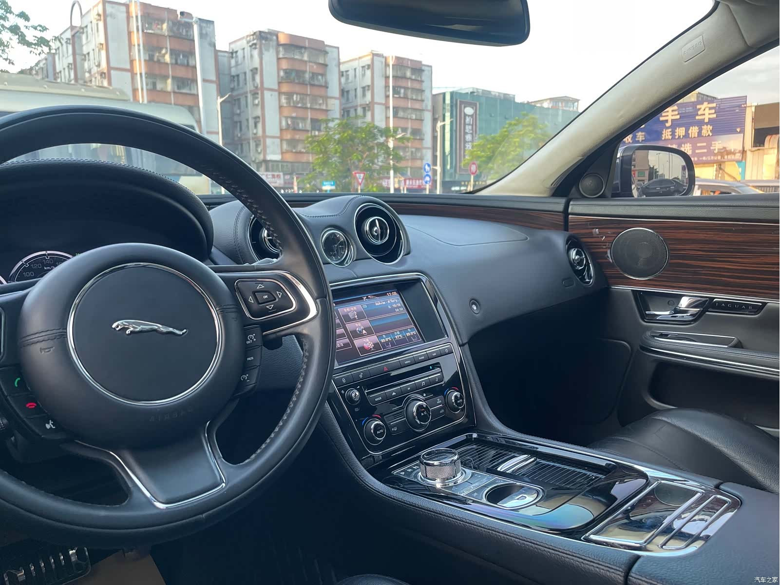Jaguar XJ, 2014 15