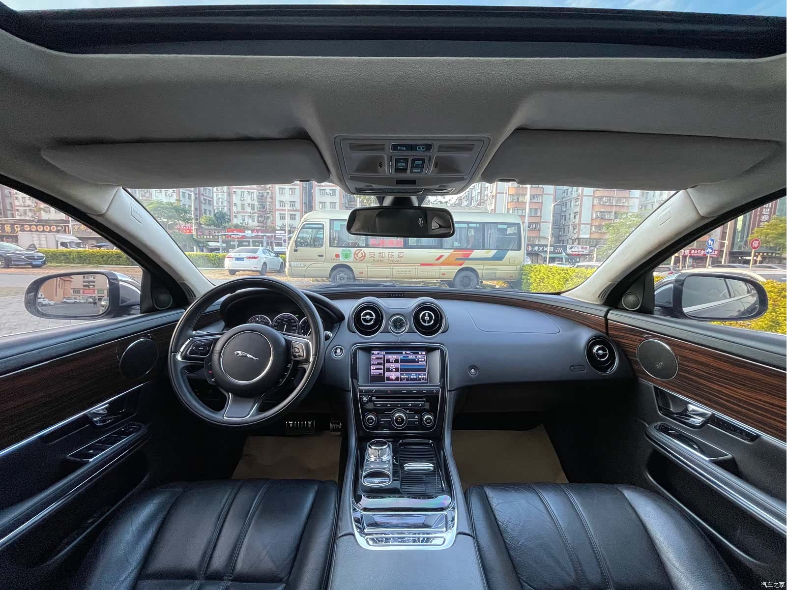 Jaguar XJ, 2014 13