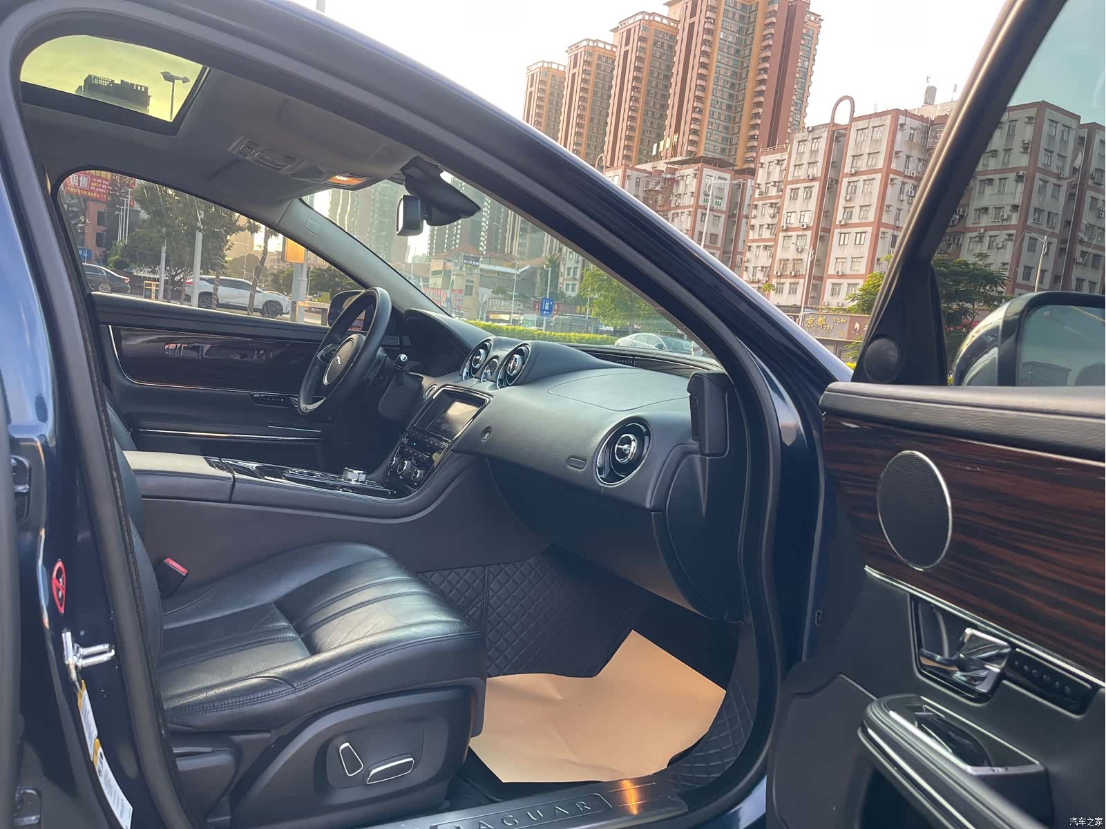 Jaguar XJ, 2014 11