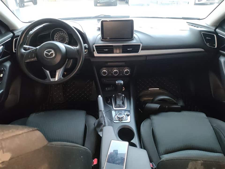 Mazda 3 Angkesaila