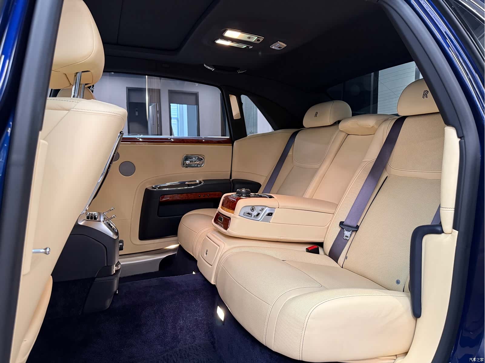 Rolls-Royce Ghost, 2016 10