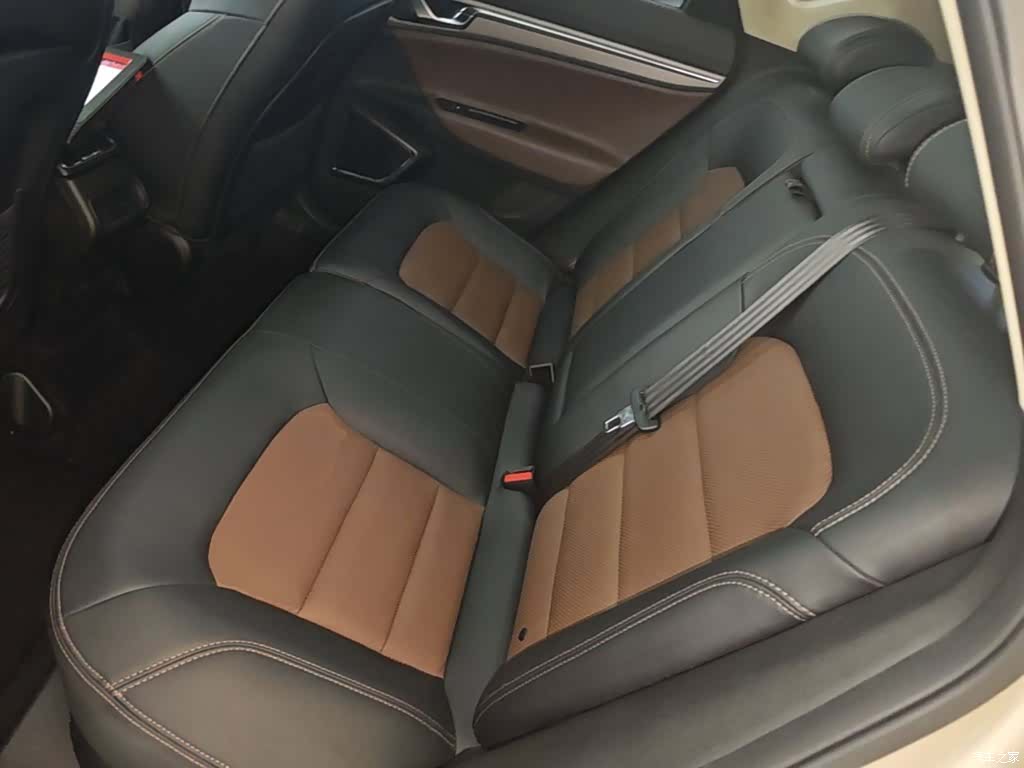 Geely Emgrand, 2017 17