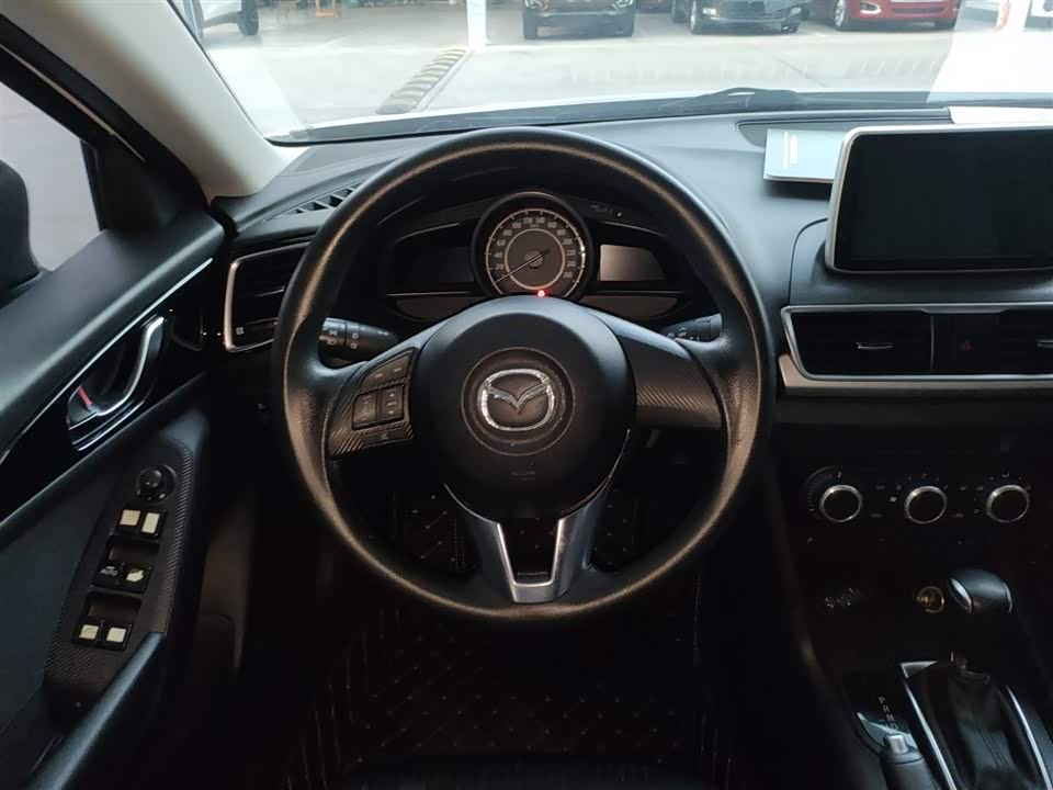 Mazda 3 Angkesaila