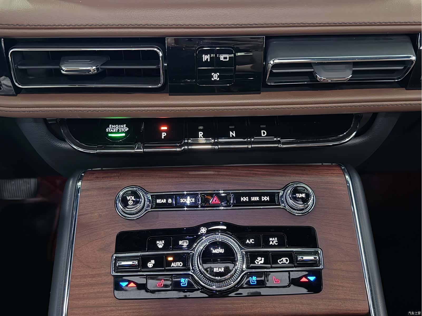 Lincoln Aviator, 2022 9