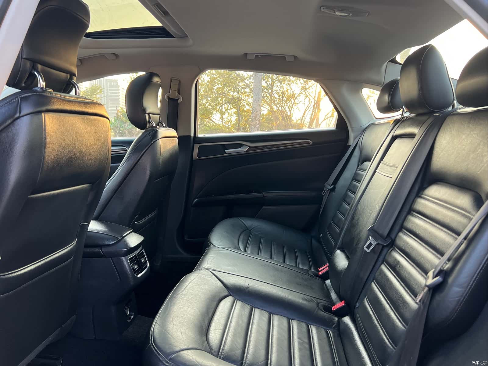 Ford Mondeo, 2014 11