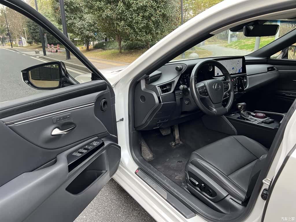 Lexus ES, 2024 6
