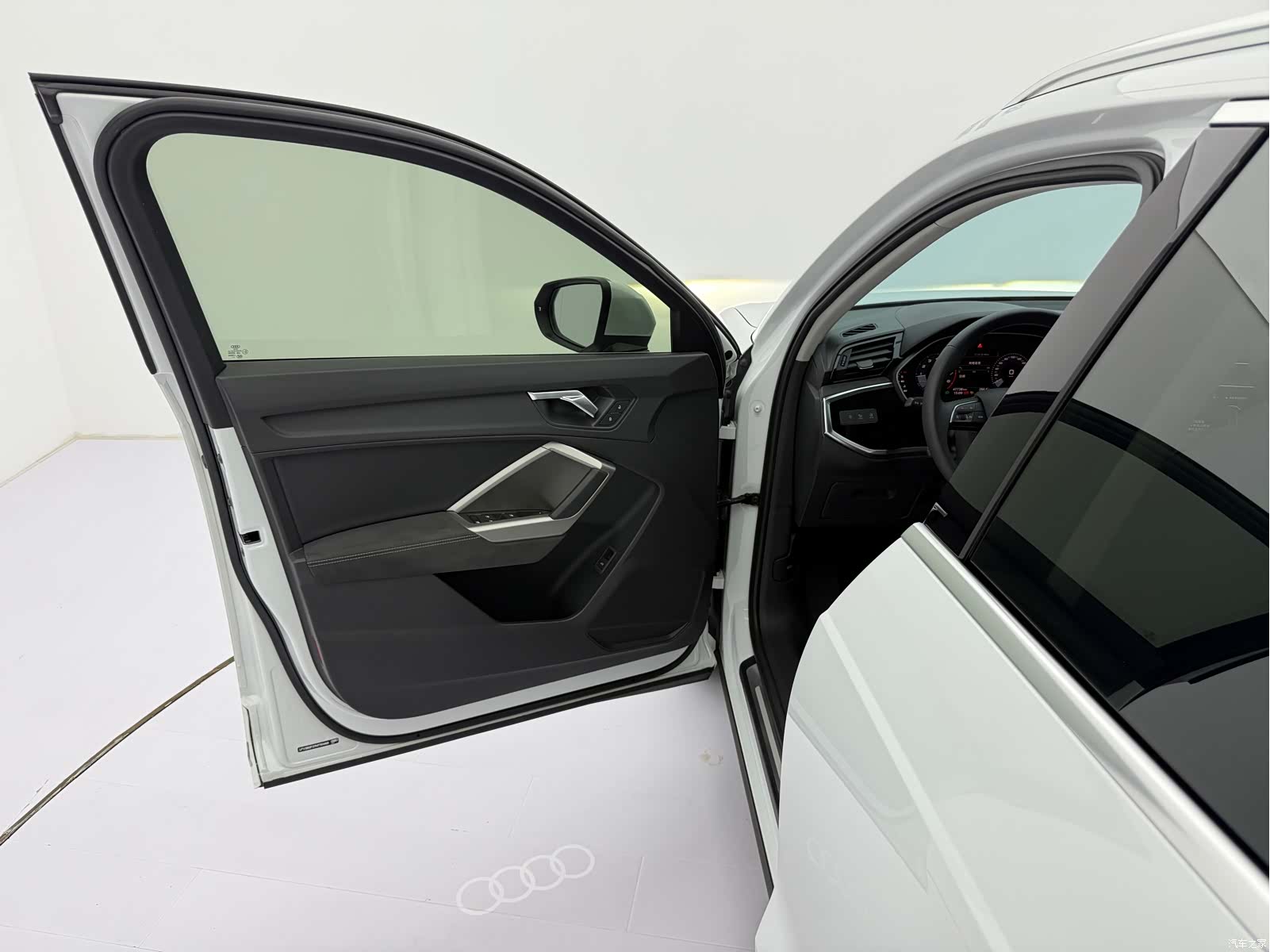 Audi Q3, 2023 23
