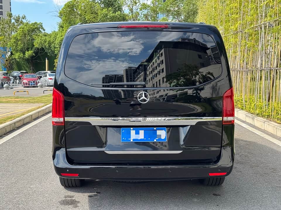Mercedes-Benz V-class