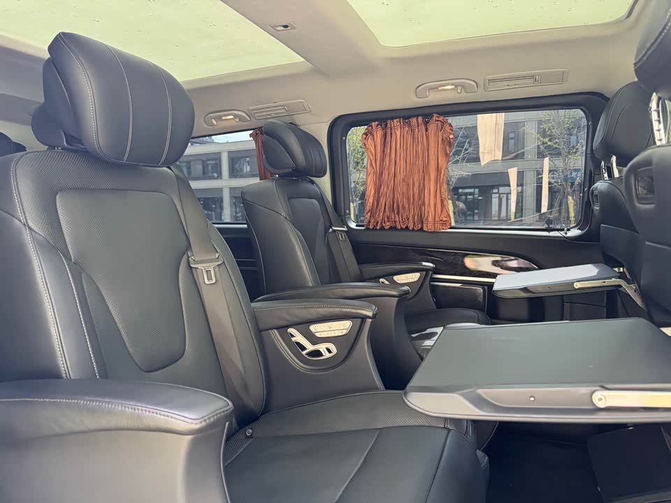 Mercedes-Benz V-class