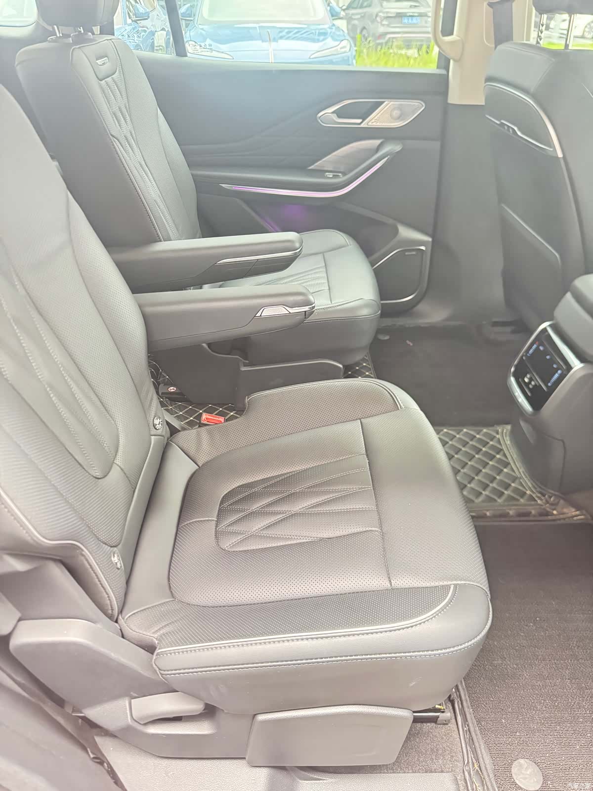 Hongqi HS7, 2024 9