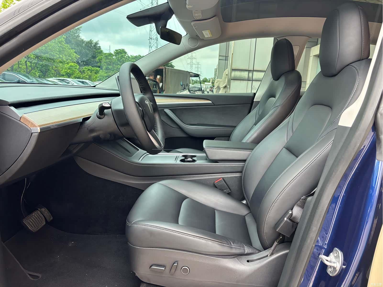 Tesla Model Y, 2021 10
