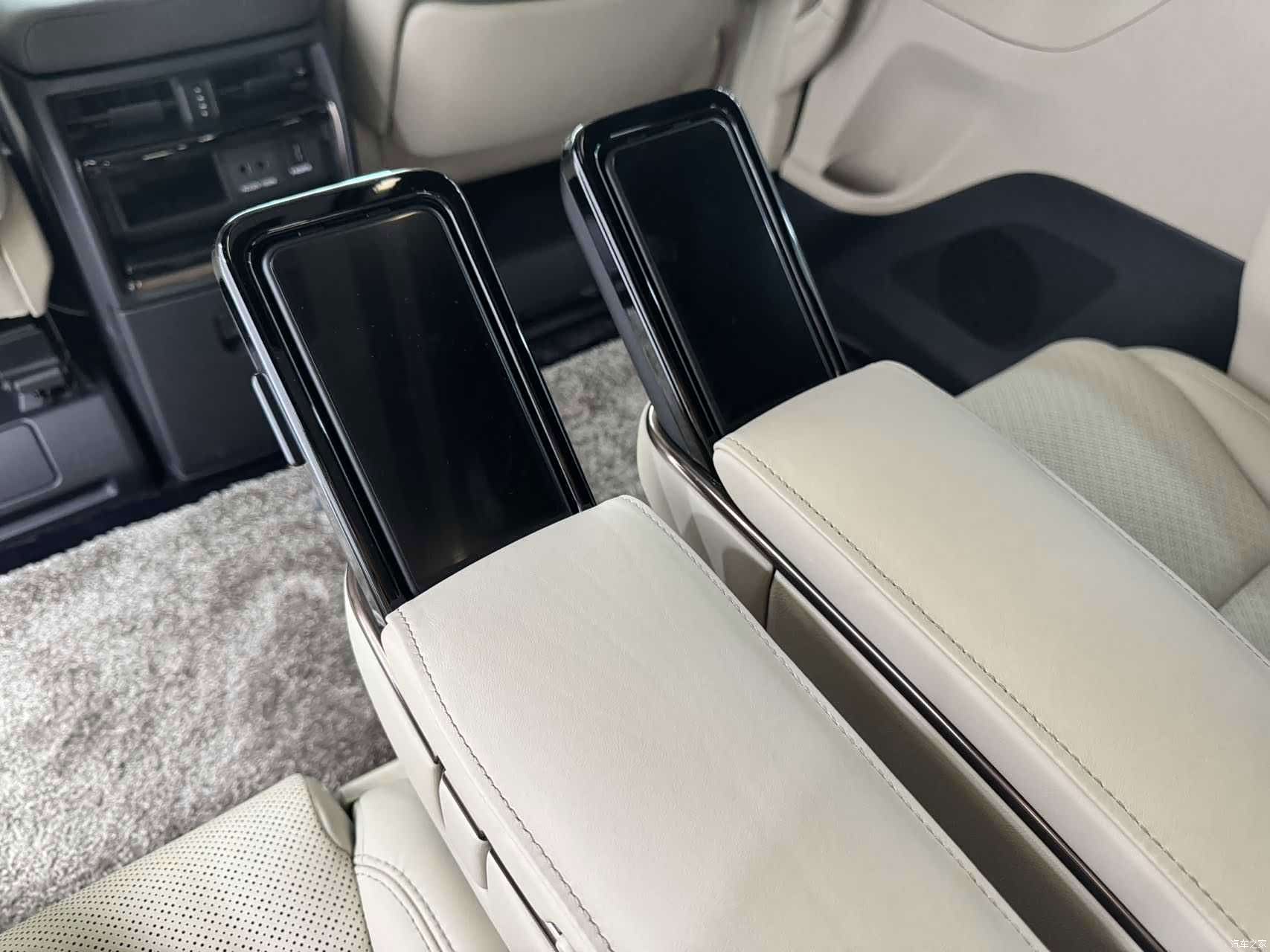 Toyota Alphard, 2024 10