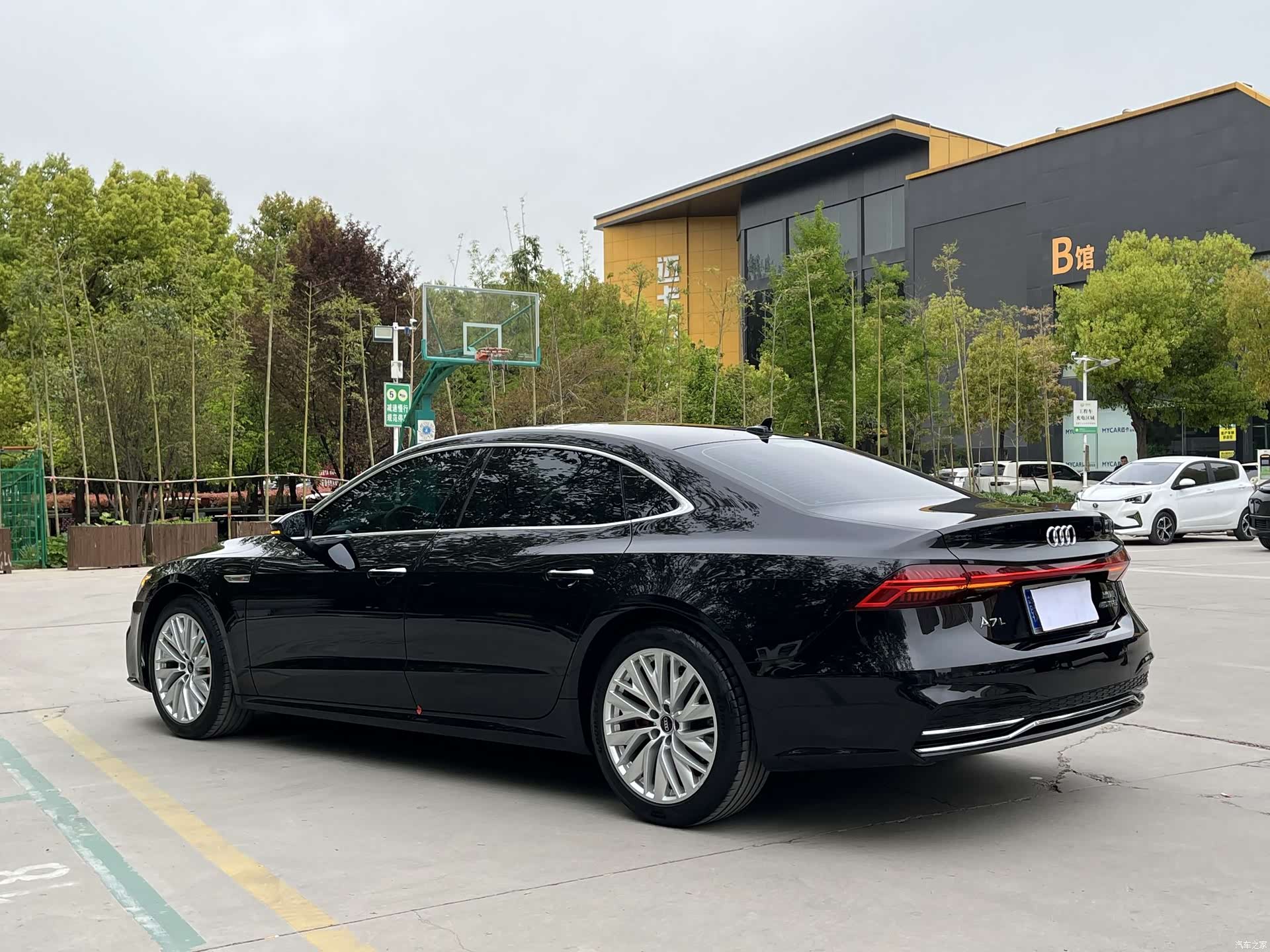 Audi A7L, 2024 4