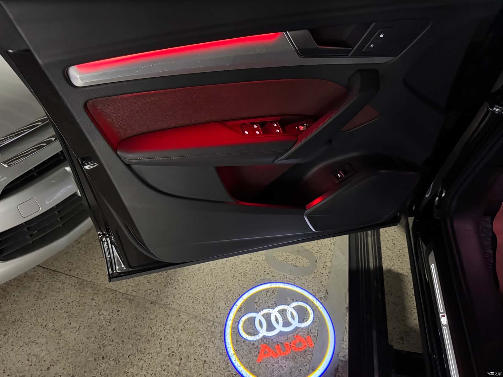 Audi Q5L, 2020 10