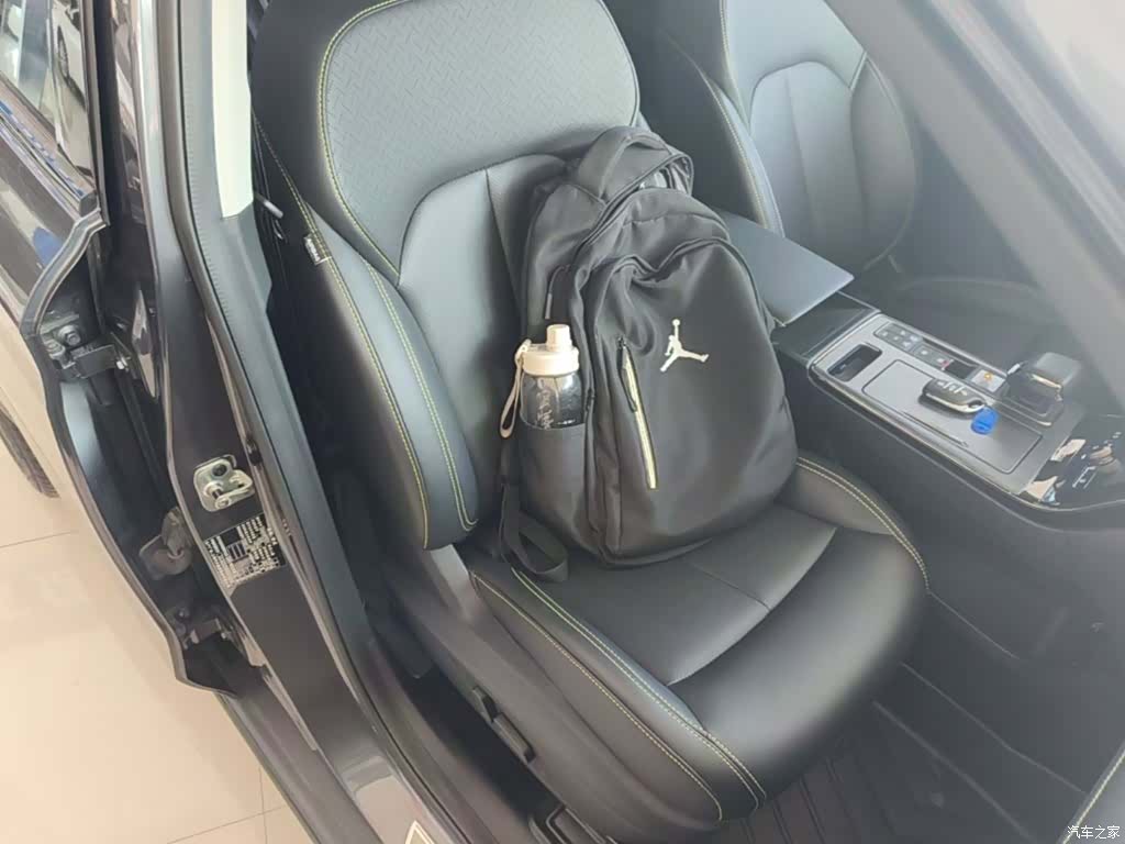 Roewe RX5, 2022 25