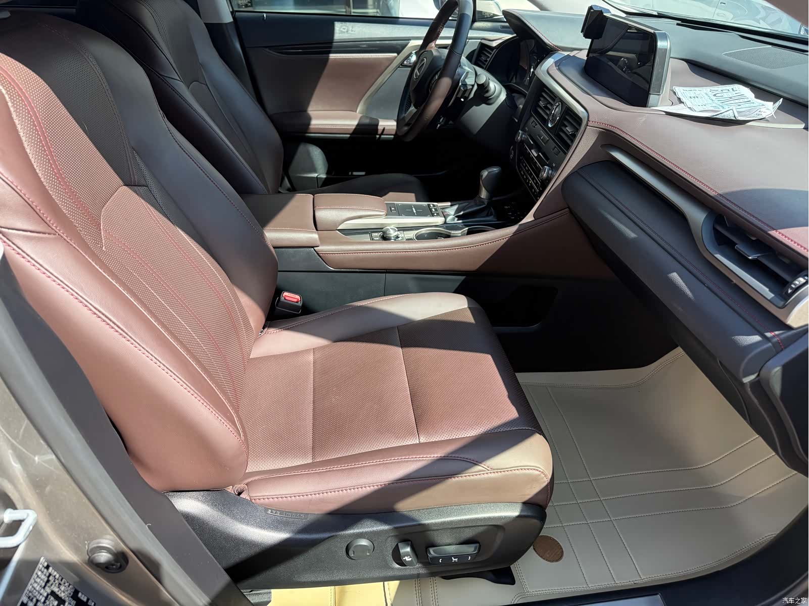 Lexus RX, 2022 17
