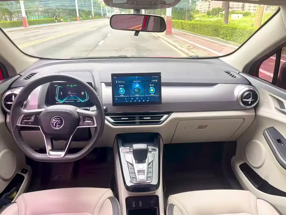 BYD Yuan Pro BYD Yuan Pro