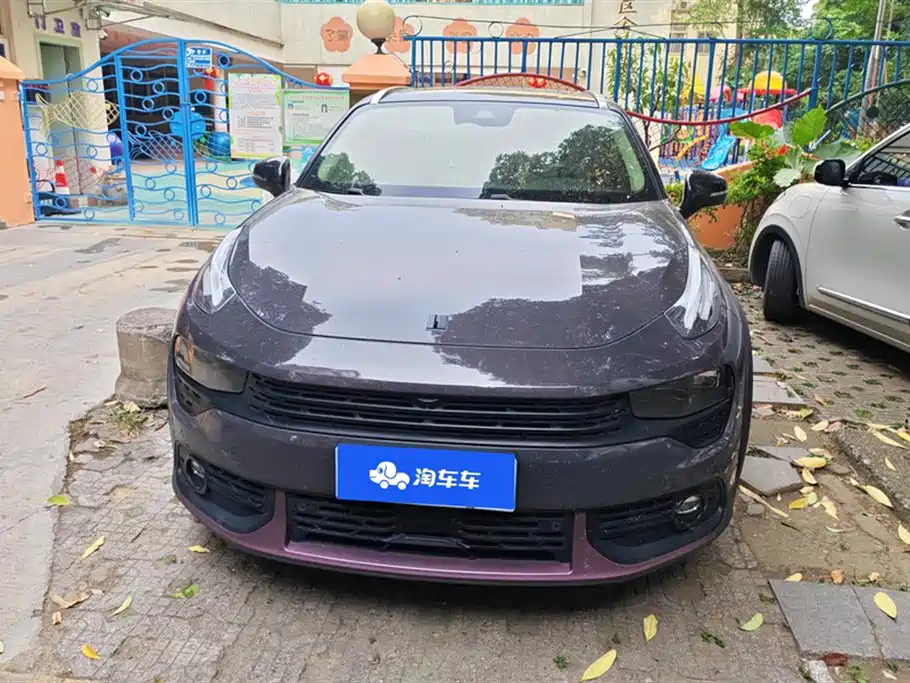 Lynk & Co 02