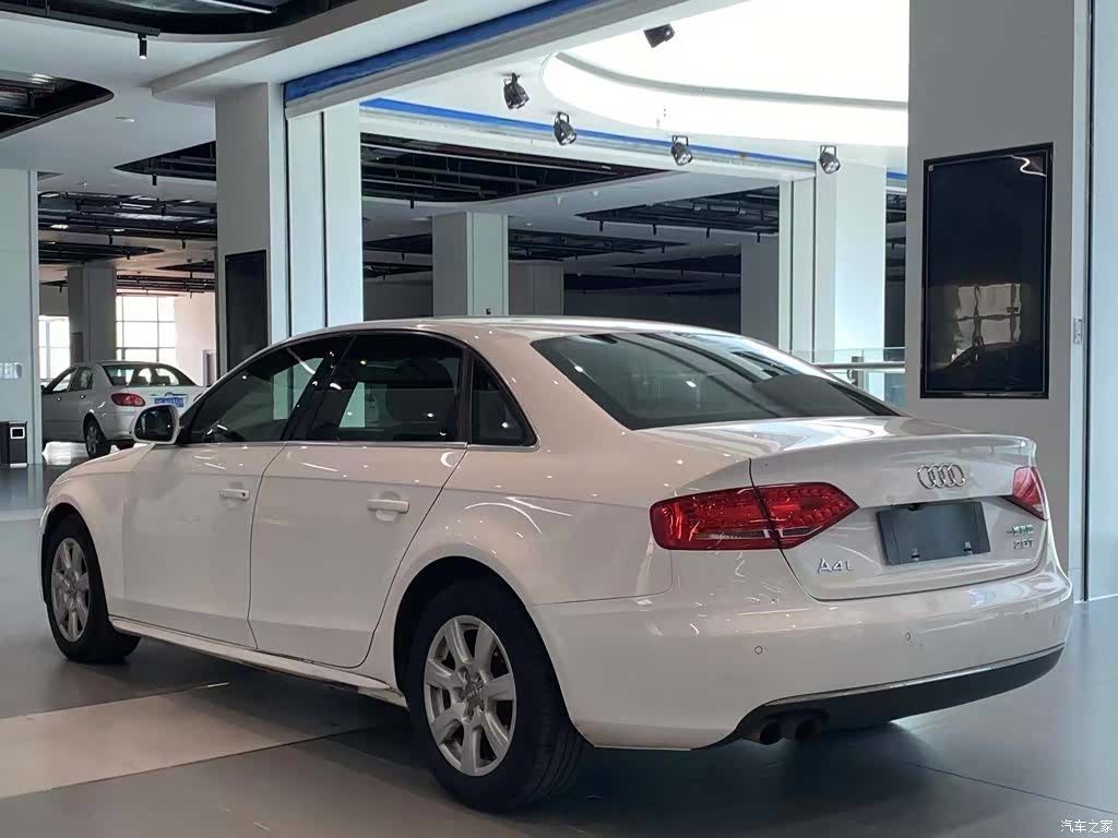 Audi A4L, 2012 7