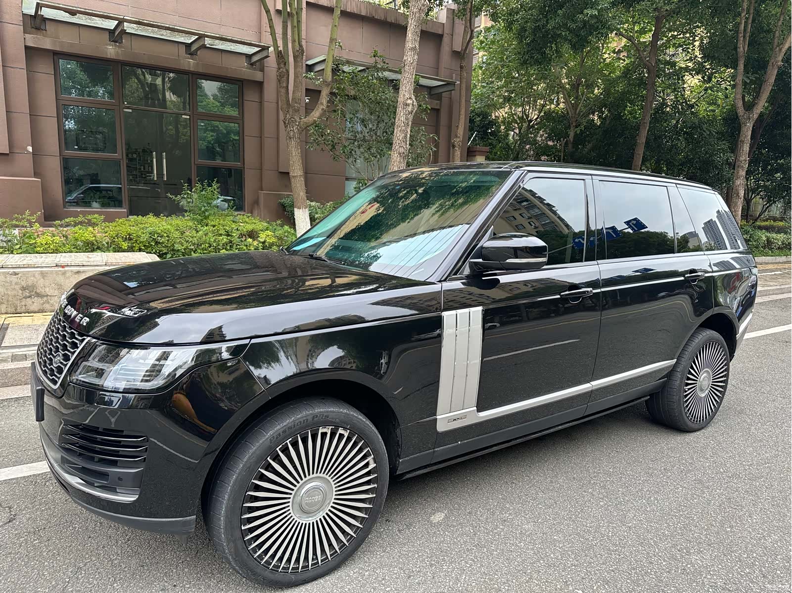 Land Rover Range Rover, 2022 все фото