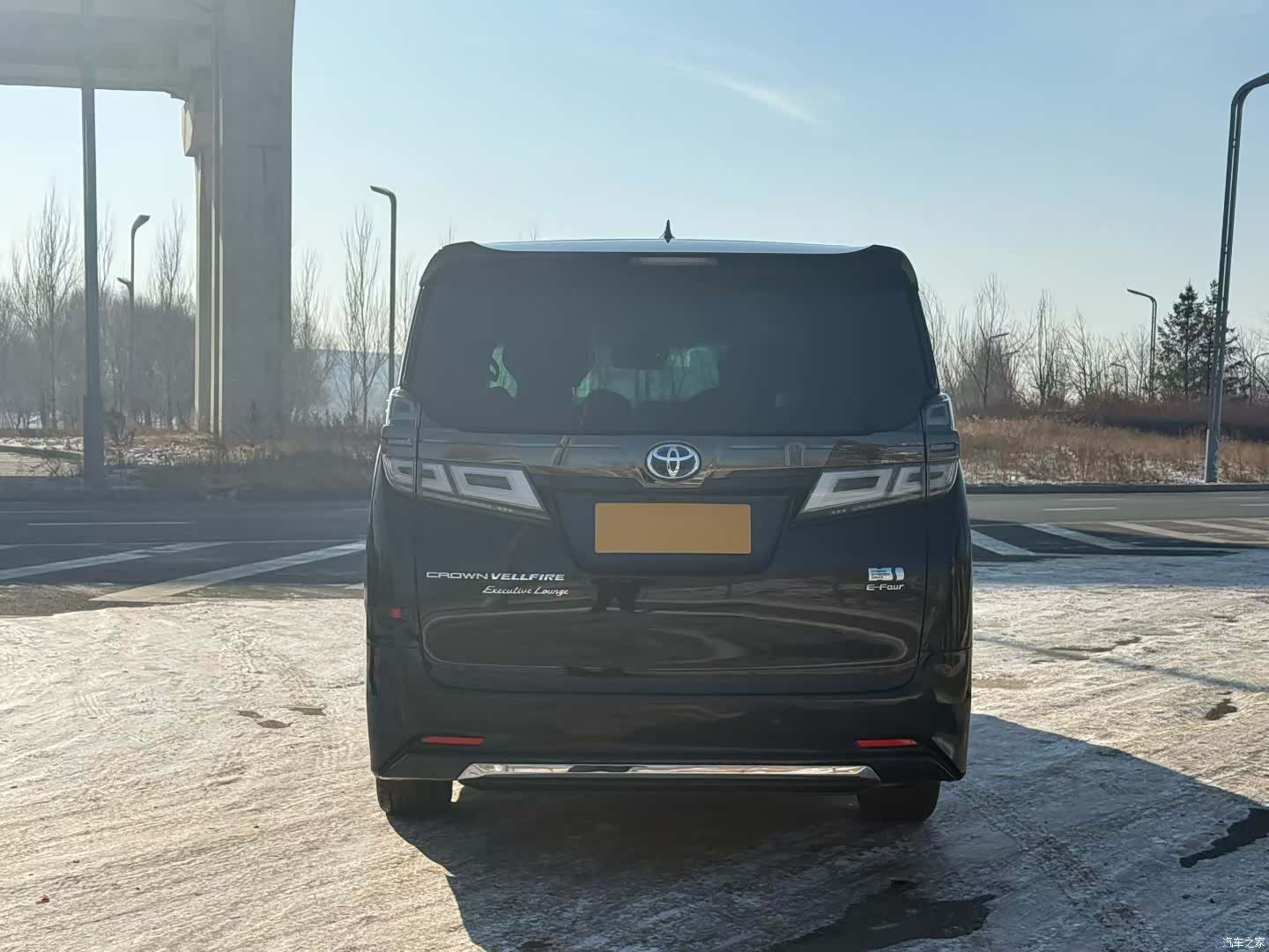 Toyota Vellfire, 2023 все фото