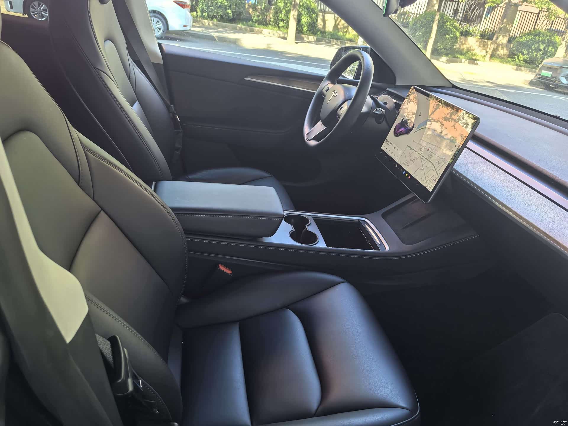 Tesla Model Y, 2022 3