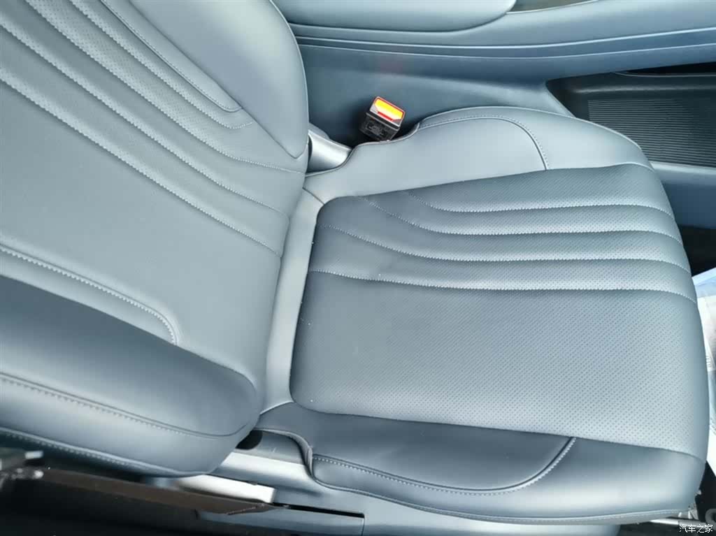 Geely Galaxy E5, 2026 25