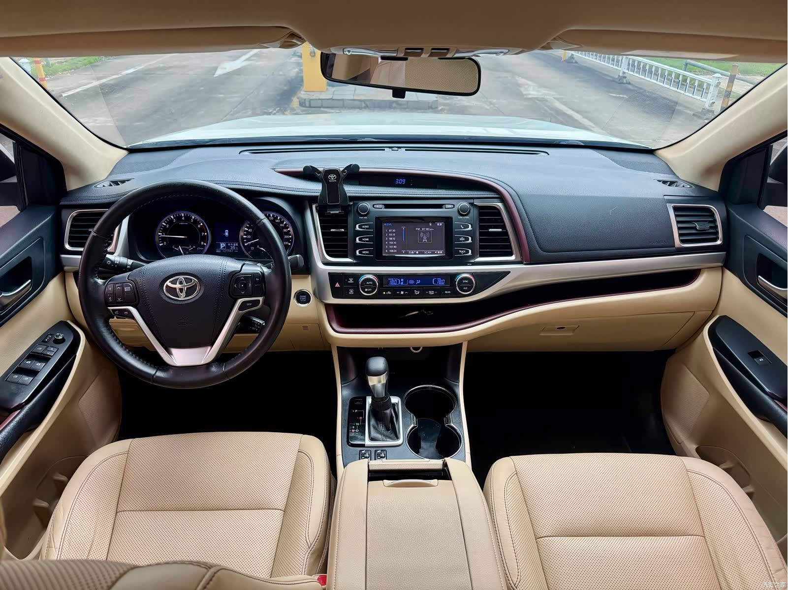 Toyota Highlander, 2015 все фото