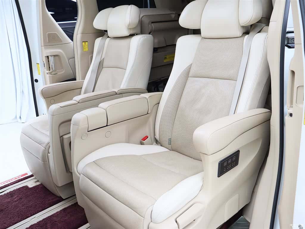 Toyota Alphard, 2015 6