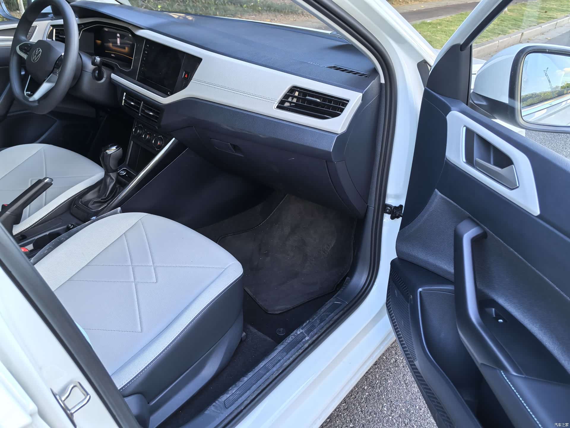 Volkswagen Lavida, 2025 4