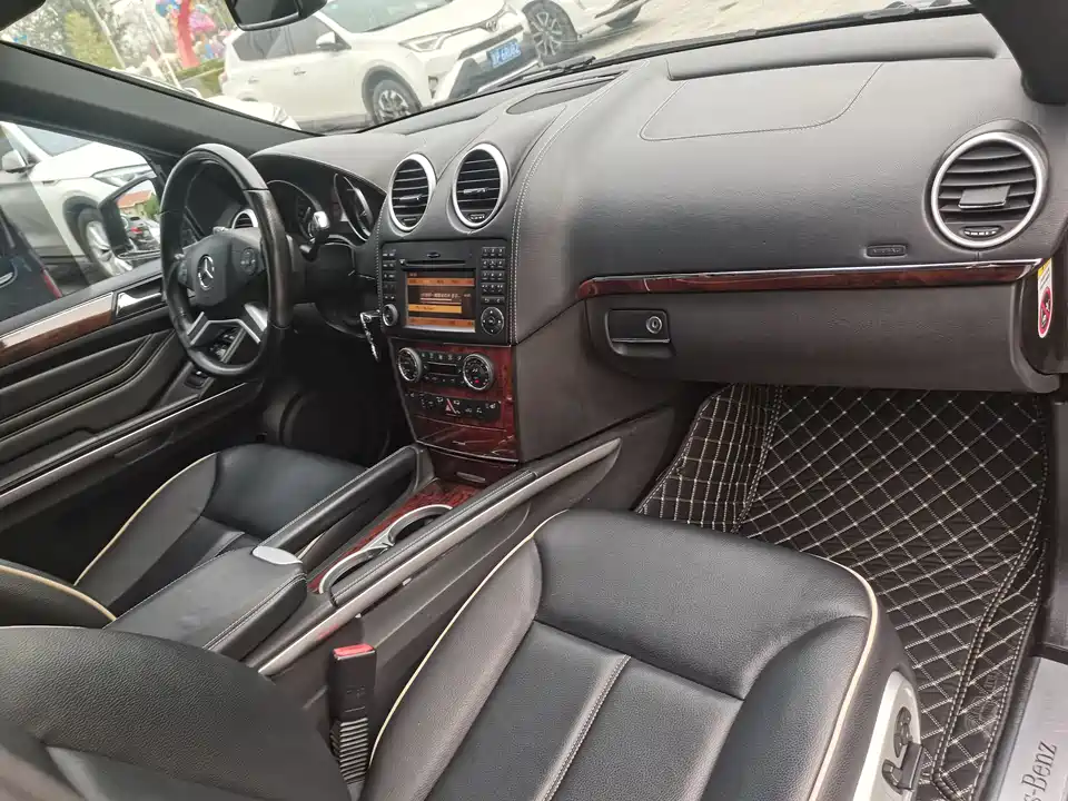 Mercedes-Benz M class