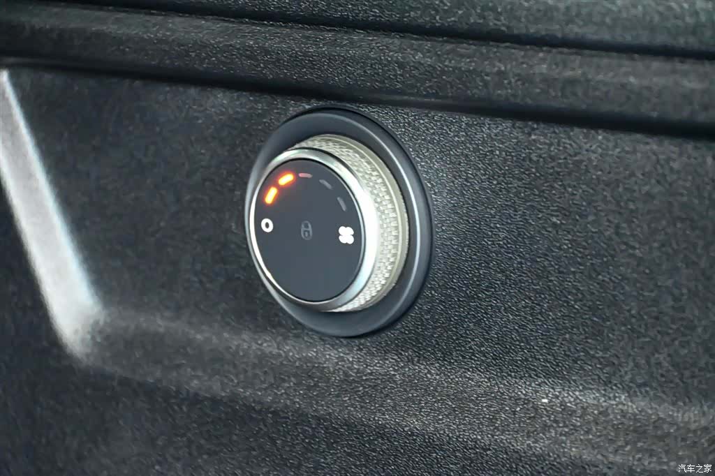 Land Rover Defender, 2024 34