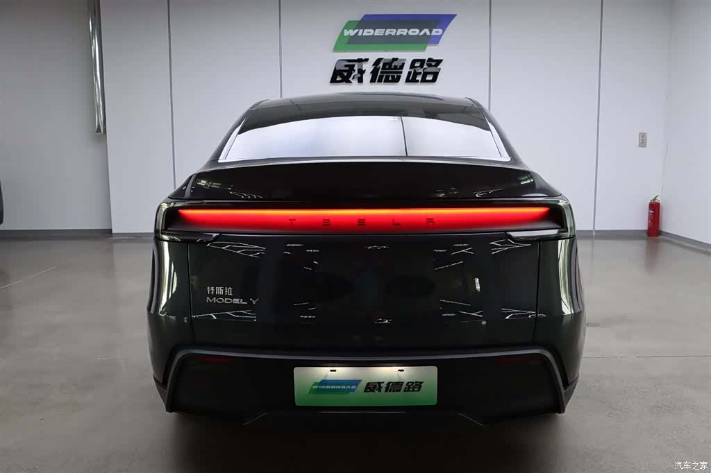 Tesla Model Y, 2025 7