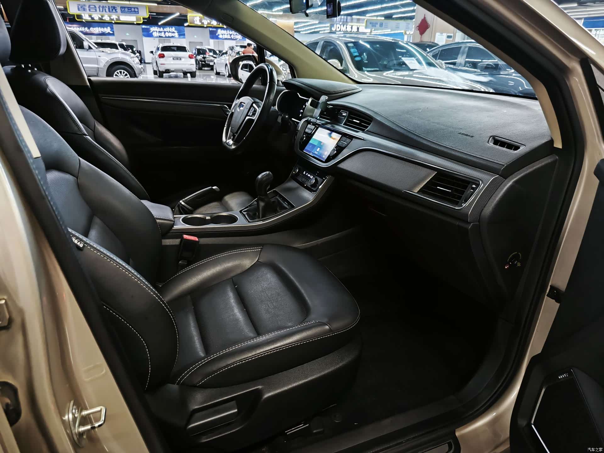 Geely Emgrand, 2016 10