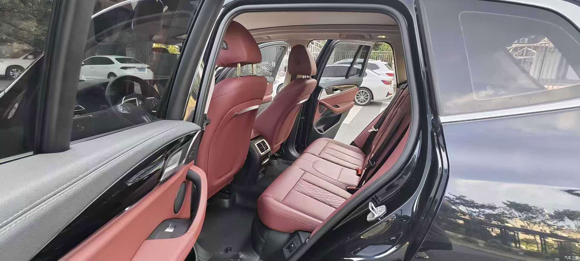 BMW iX3, 2024 8